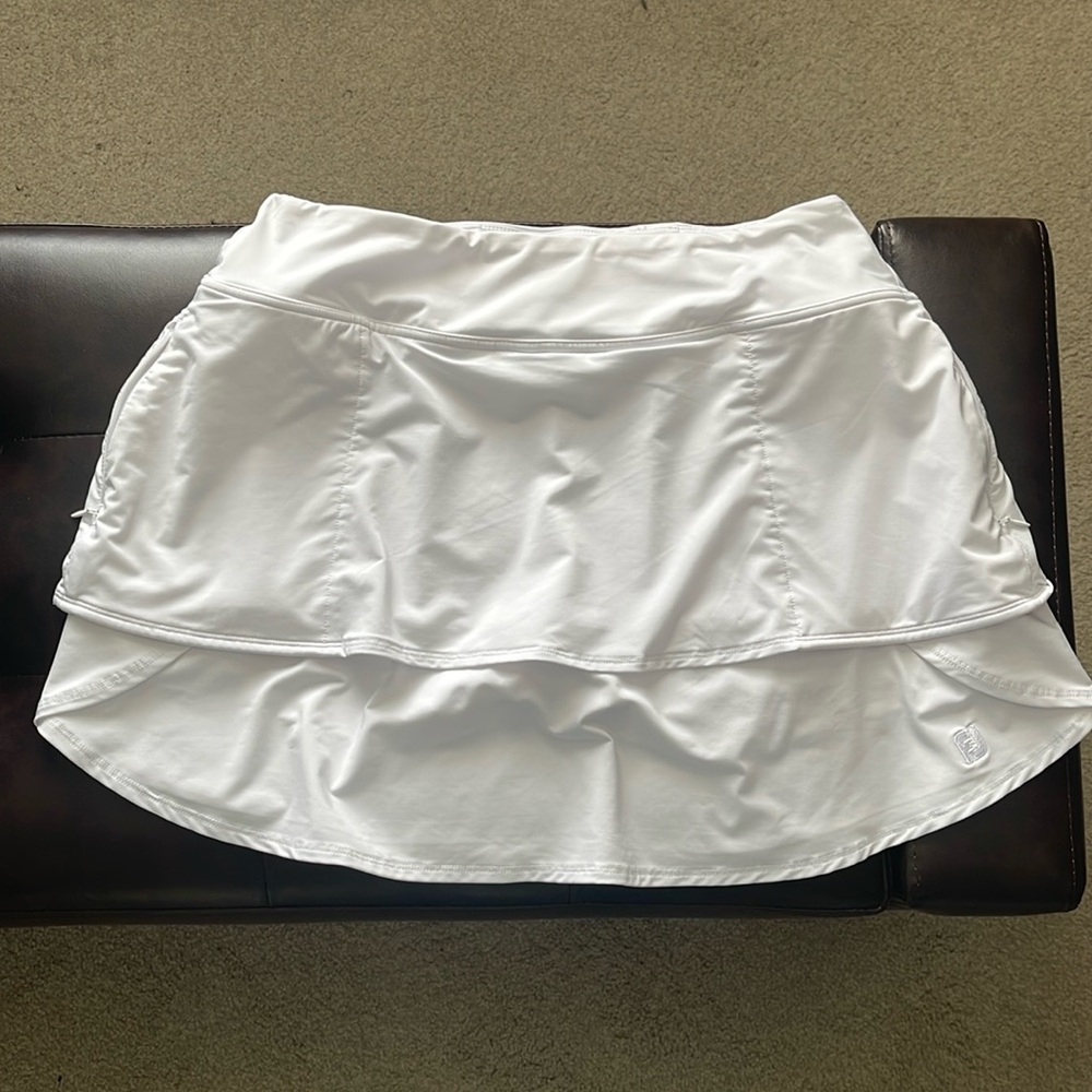 Footjoy L performance golf skirt in white - NWOT.